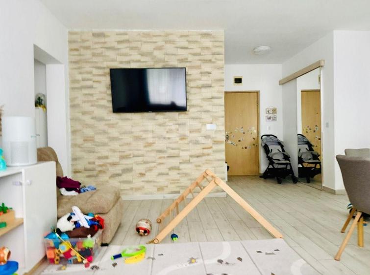 Apartament cu 3 camere, mobilat în Vest