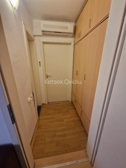 Proprietar inchiriez apartament cu 2 cmere Complex Studentesc Str Bucegi 4