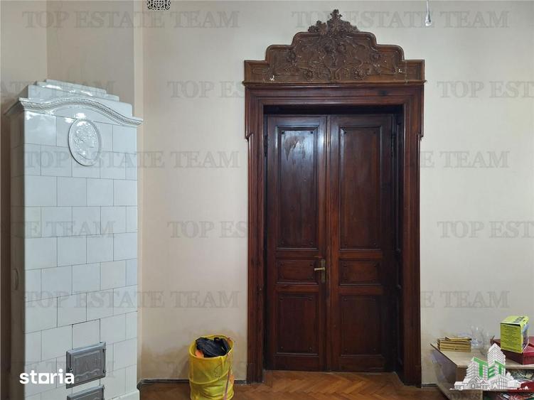 Casă cu 6 camere cu Teren 262 Mp în Ultracentral