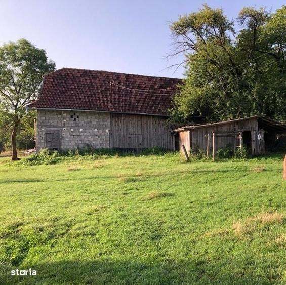 Casă cu 3 camere în Vânători