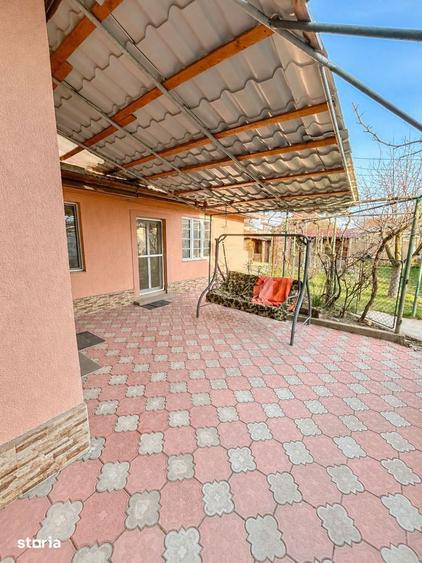 Casă cu 3 camere cu Canalizare în Iosia