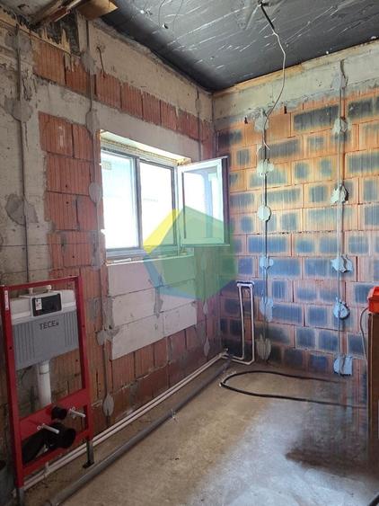 Casă cu 5 camere cu Canalizare în Est