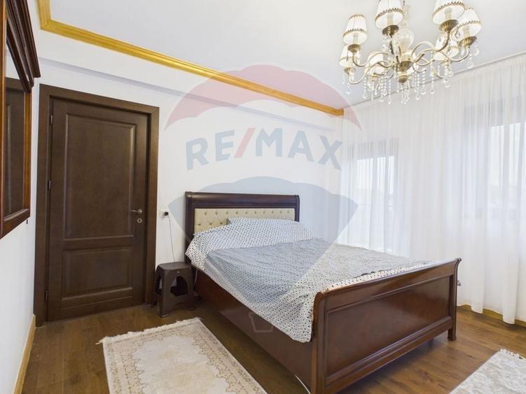 Casă individuală cu 5 camere cu Teren 400 Mp în Balotești