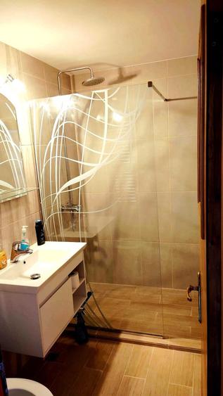 Apartament cu 2 camere decomandat în Văcăresti