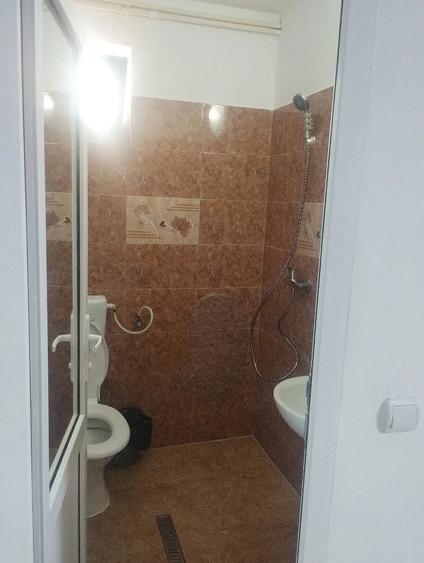Casă cu 6 camere cu Teren 300 Mp în Central