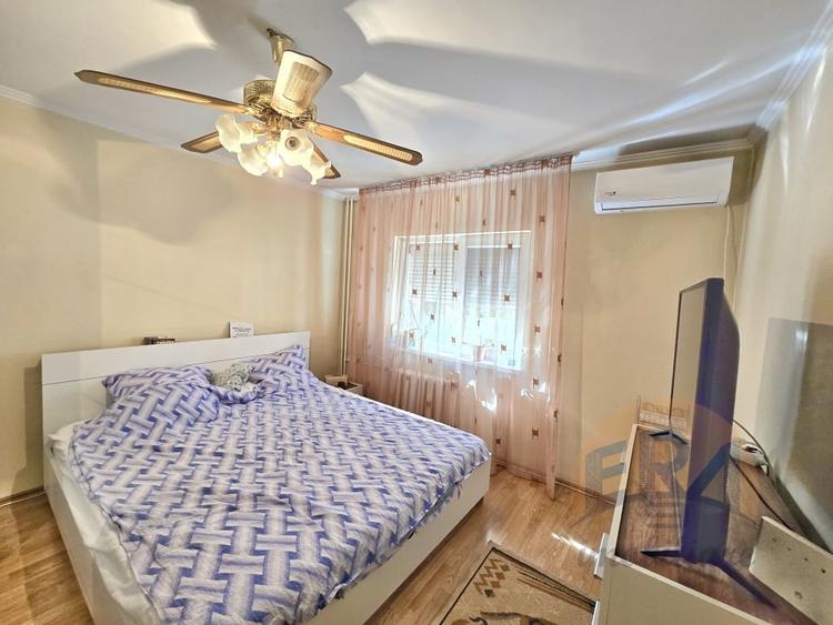 Apartament cu 3 camere decomandat, mobilat în Nufărul