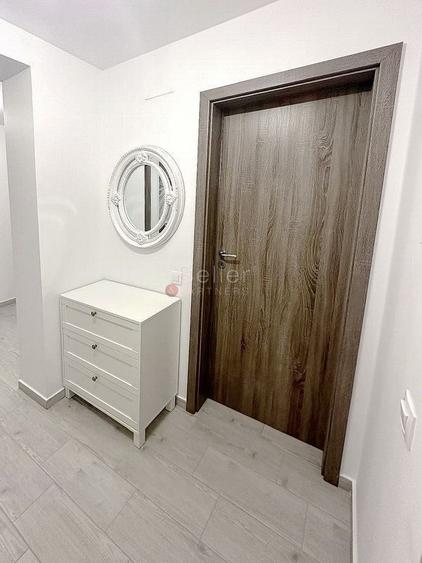 Apartament cu 2 camere decomandat, mobilat în Tractorul