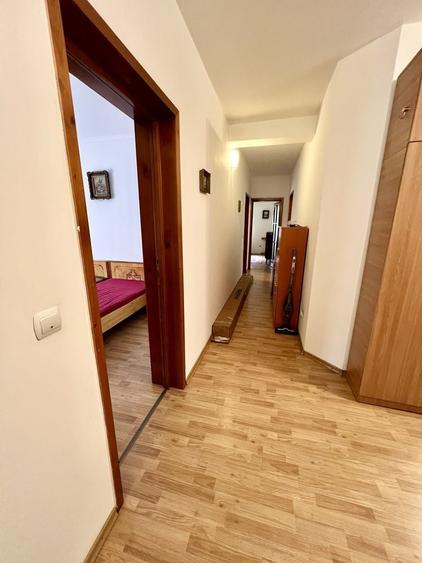 Apartament cu 4 camere decomandat în Central