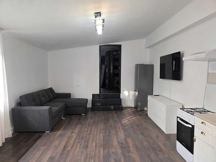 Casă cu 4 camere în Sărărie