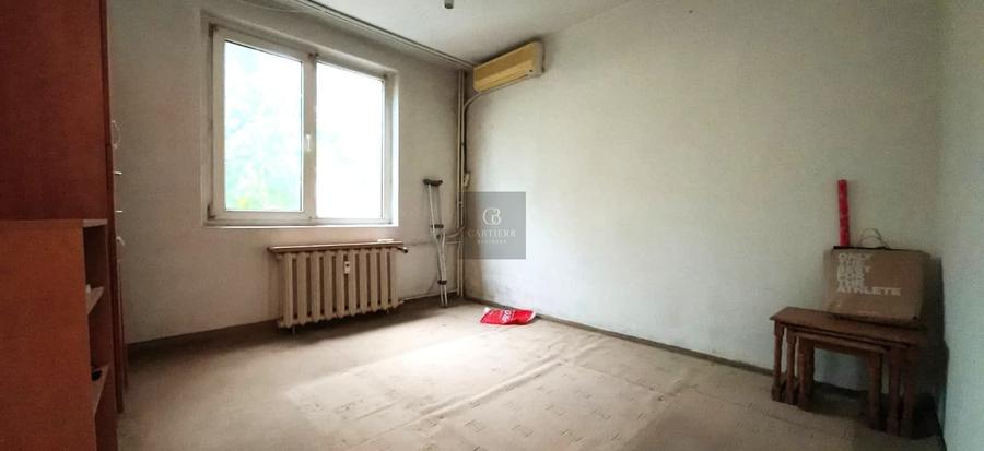 Apartament cu 4 camere semidecomandat în Gorjului
