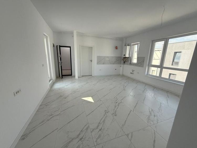 Apartament cu 3 camere semidecomandat în Braytim