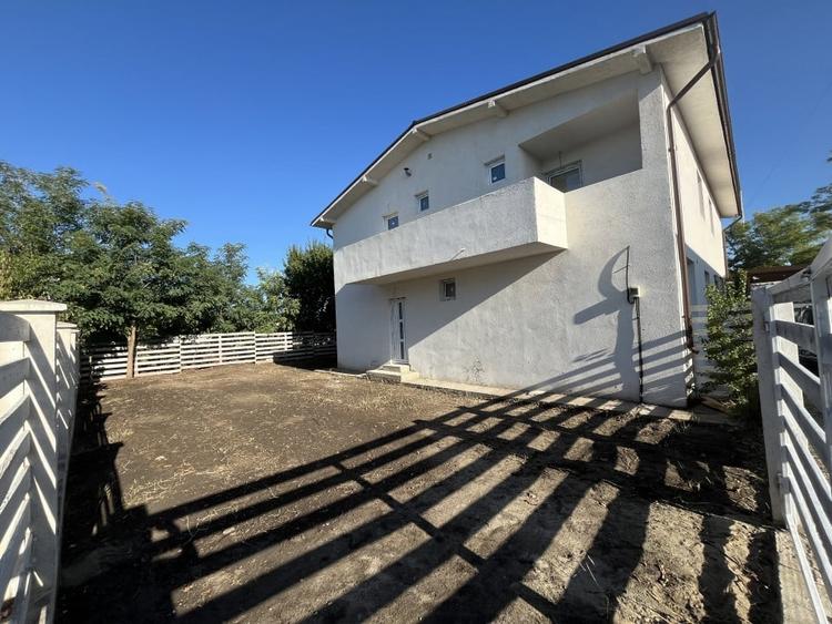 Duplex cu 5 camere cu Canalizare în Valu lui Traian