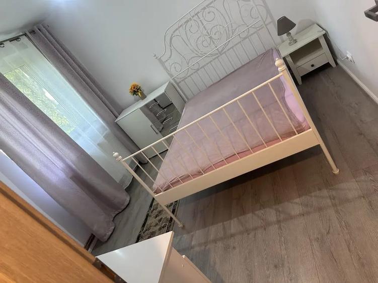 Apartament cu 4 camere decomandat în Titan
