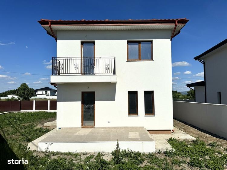 Casă cu 4 camere în Mironeasa