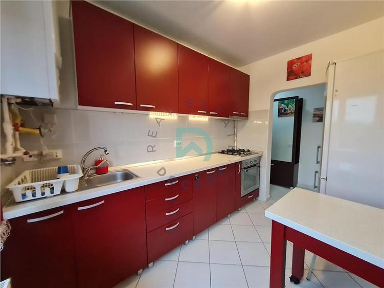 Apartament cu 2 camere decomandat, mobilat în Triaj