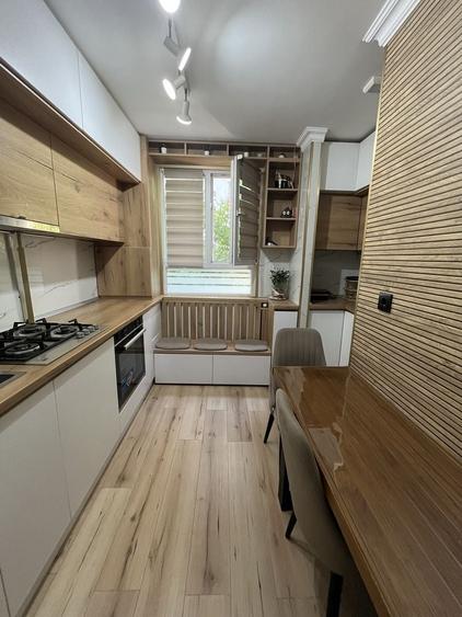Apartament cu 3 camere decomandat în Central