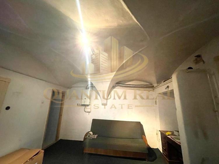 Casă individuală cu 5 camere cu Canalizare în Centrul Istoric