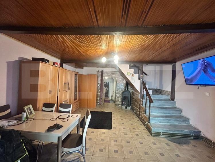 Casă individuală cu 5 camere cu Canalizare în Viișoara