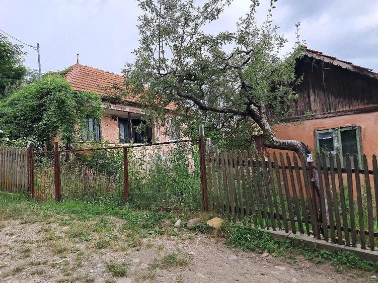Casă cu Teren 2144 Mp în Văleni-Dâmbovița