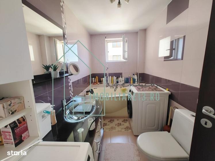 Apartament cu 3 camere decomandat în Petrești