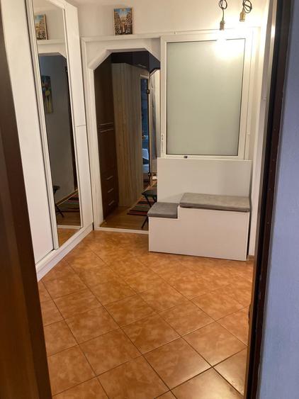 Apartament cu 3 camere decomandat, mobilat în Păcurari