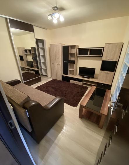 Apartament cu 3 camere decomandat, mobilat în Iris