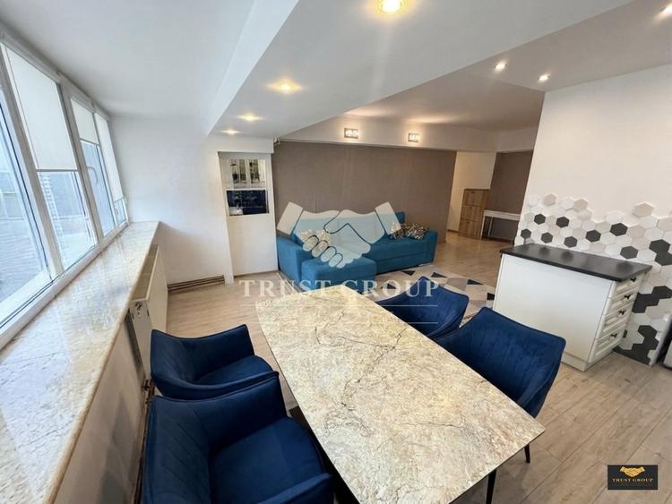 Apartament cu 3 camere semidecomandat, mobilat în Victoriei