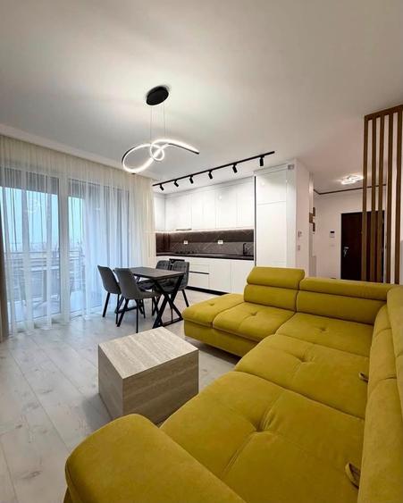 Apartament cu 3 camere semidecomandat în Aradului