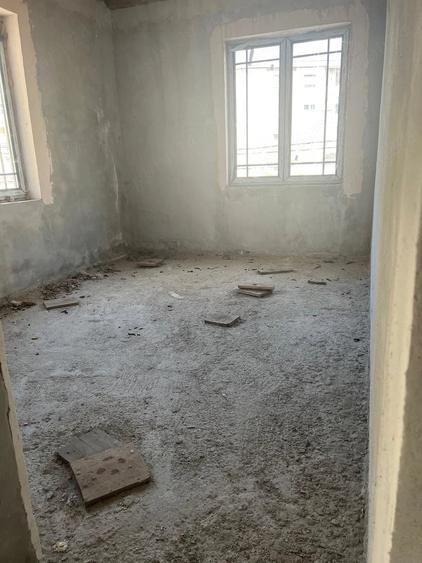 Casă cu Teren 202 Mp în Intim