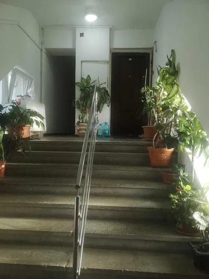 Apartament cu 3 camere decomandat, mobilat în Lujerului