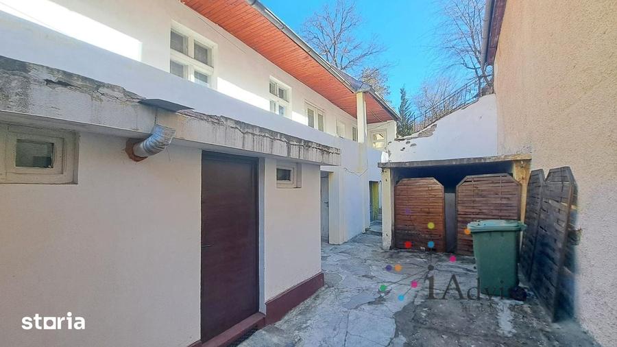 Casă cu 3 camere decomandat cu Teren 951 Mp în Schei