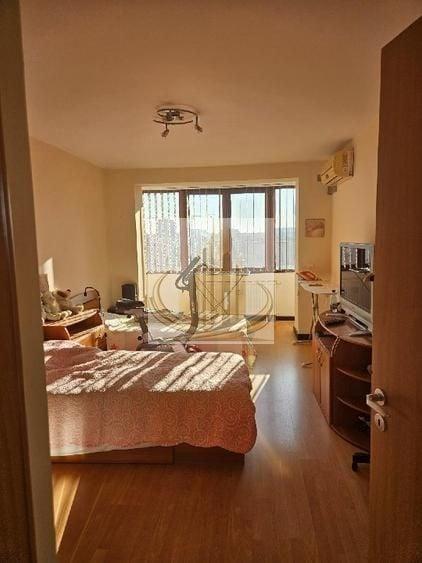 Apartament cu 3 camere decomandat, mobilat în Tineretului