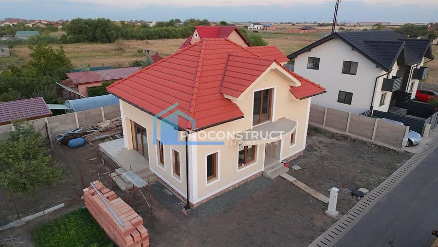 Casă individuală cu 4 camere cu Canalizare în Sânandrei