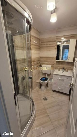 Apartament cu 4 camere, mobilat în Tei