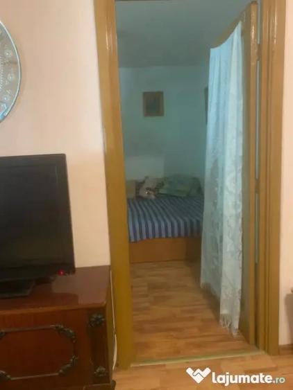 Garsonieră decomandată în Păcii