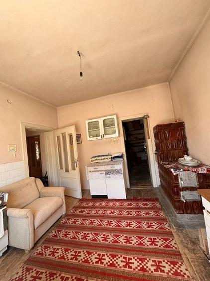 Casă cu 3 camere în Bărăștii Hațegului
