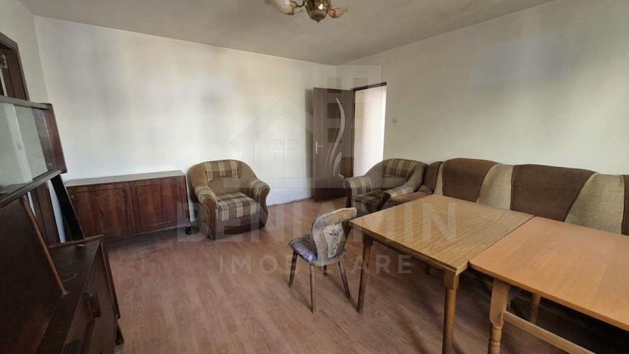 Apartament cu 2 camere semidecomandat în Craiovița Nouă