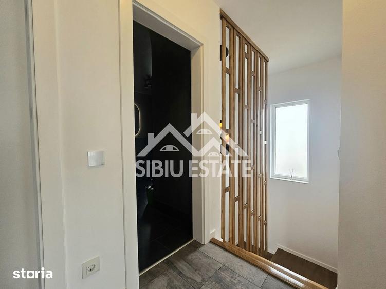Casă cu 5 camere cu Teren 437 Mp în Central