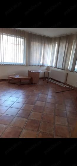 Casă cu 8 camere cu Teren 640 Mp în Aradului