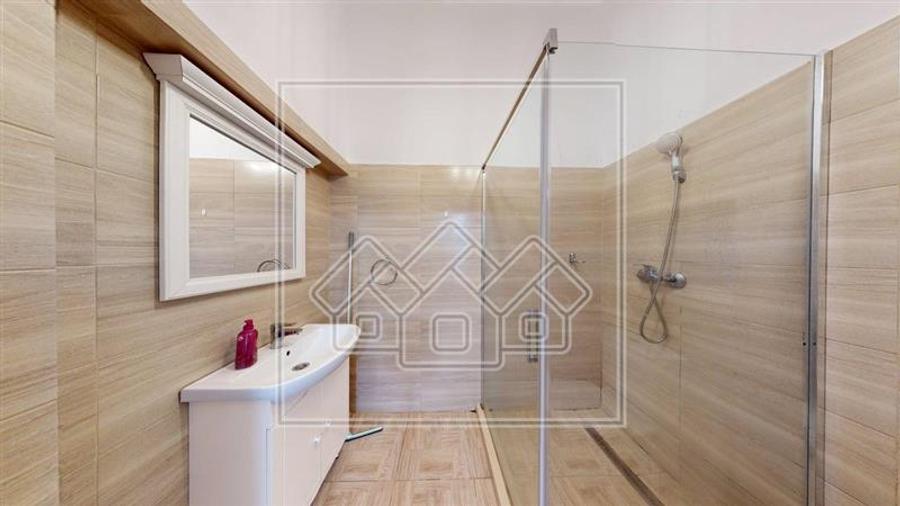 Apartament cu 3 camere decomandat în Ultracentral