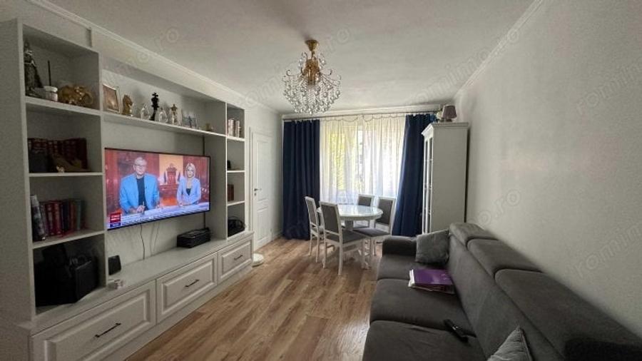 Apartament cu 3 camere decomandat în Dristor