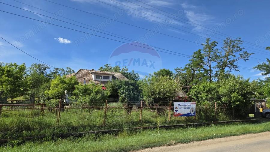 Casă cu 3 camere cu Teren 5800 Mp în Lechința