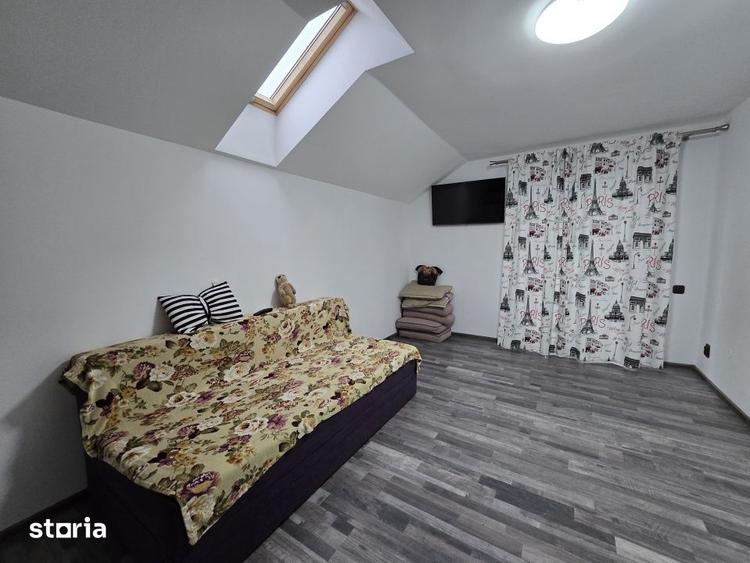 Casă cu 5 camere cu Teren 2200 Mp în Târgșoru Vechi