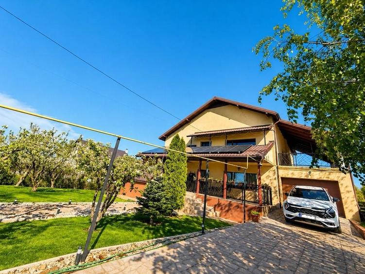 Casă cu 4 camere în Aroneanu