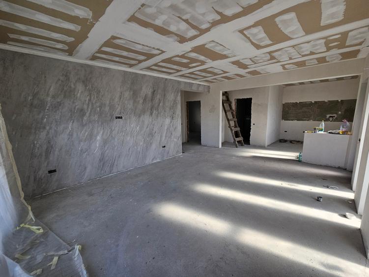 Casă individuală cu 3 camere cu Canalizare în Tunari