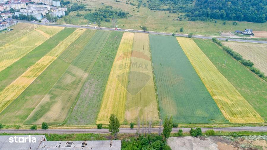 Teren de 8600 mp, în Central