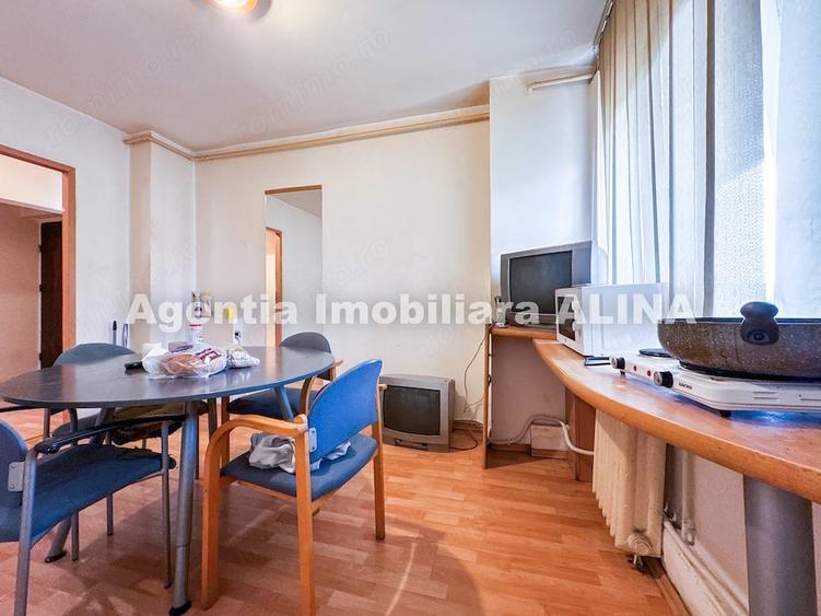 Apartament cu 4 camere decomandat în Decebal