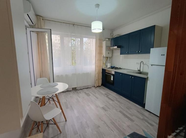 Apartament cu 2 camere semidecomandat în Roșu