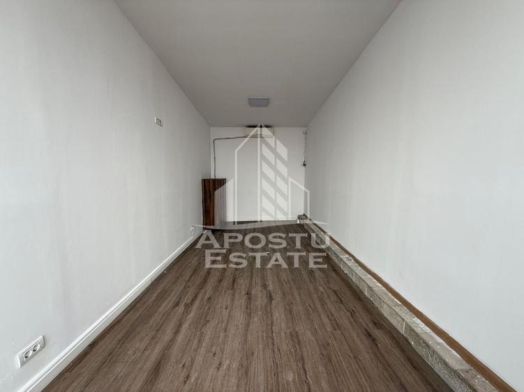 Birou, de 143 mp, în Complex Studențesc