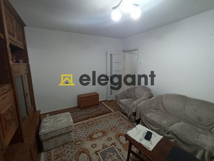 Apartament cu 3 camere semidecomandat, mobilat în Craiovița Nouă
